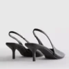 Sapatos de salto alto com tira traseira em imitação de couro