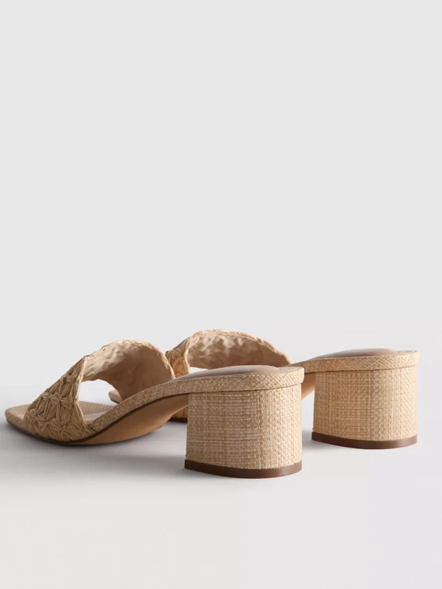 Sapatos de salto de ráfia