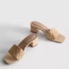 Sapatos de salto de ráfia
