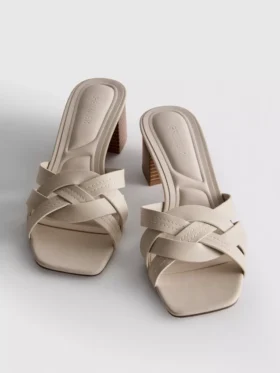 Sapatos de salto em bloco com tecido em imitação de couro