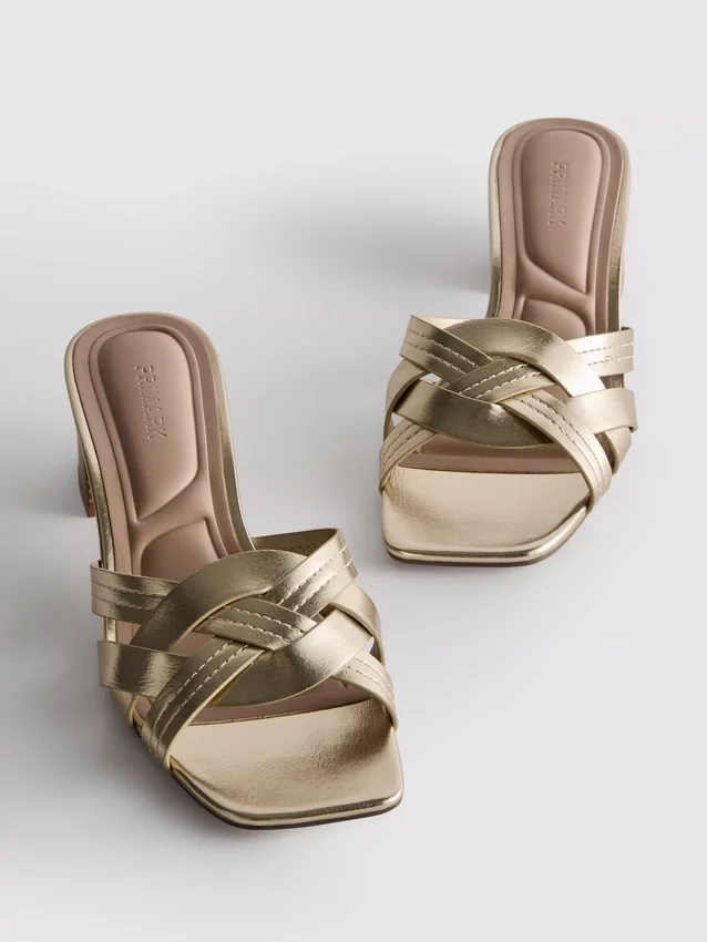 Sapatos de salto em bloco com tecido em imitação de couro