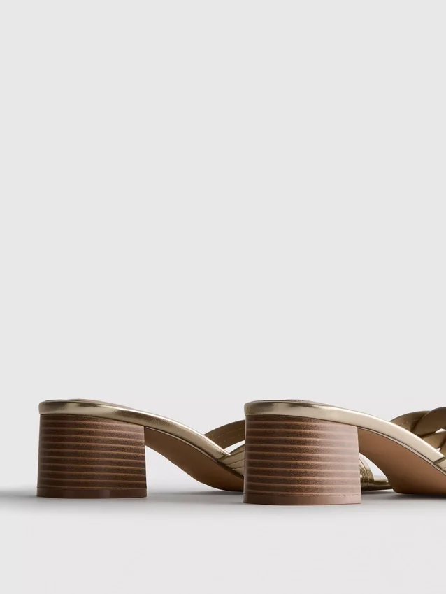 Sapatos de salto em bloco com tecido em imitação de couro