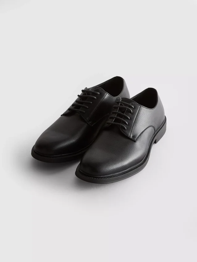 Sapatos derby clássicos