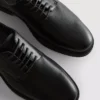 Sapatos derby clássicos