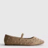 Sapatos Mary Jane com tachas