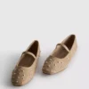 Sapatos Mary Jane com tachas