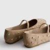 Sapatos Mary Jane com tachas