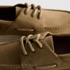 Sapatos náuticos com atacadores
