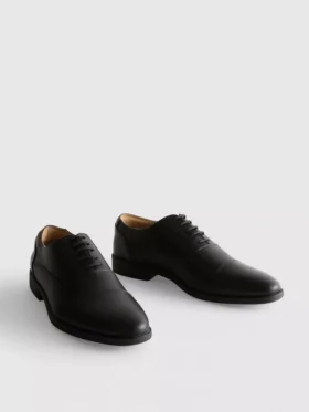 Sapatos oxford com atacadores