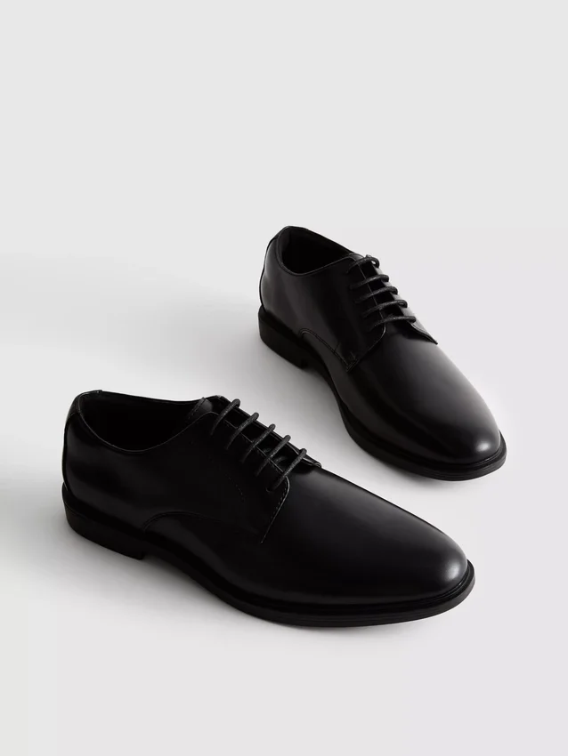 Sapatos oxford com atacadores