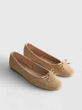 Sapatos rasos de bailarina com contas