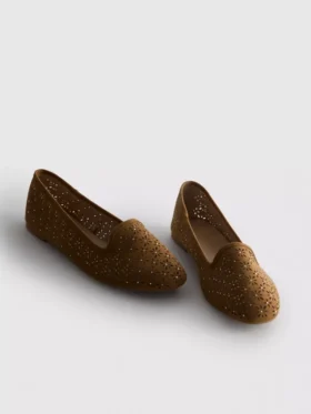 Sapatos rasos de bailarina com recortes