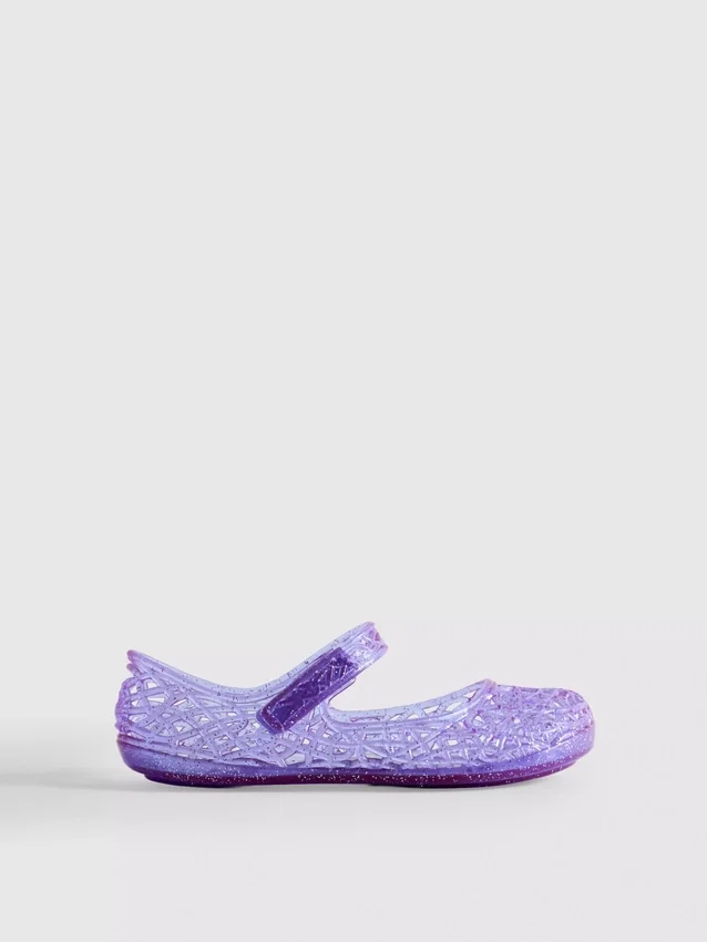 Sapatos rasos de balé em gelatina
