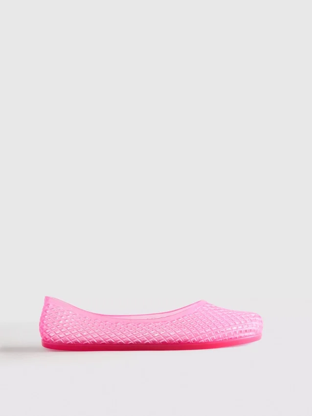 Sapatos rasos de balé em gelatina