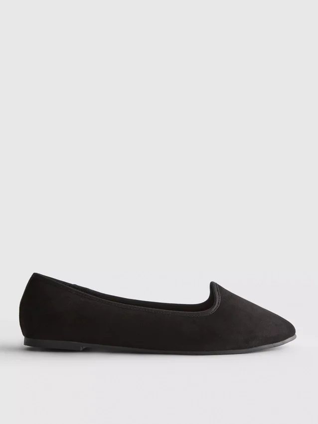 Sapatos rasos de camurça