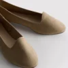 Sapatos rasos de camurça