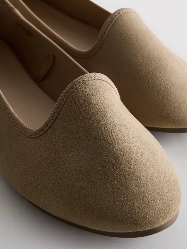 Sapatos rasos de camurça