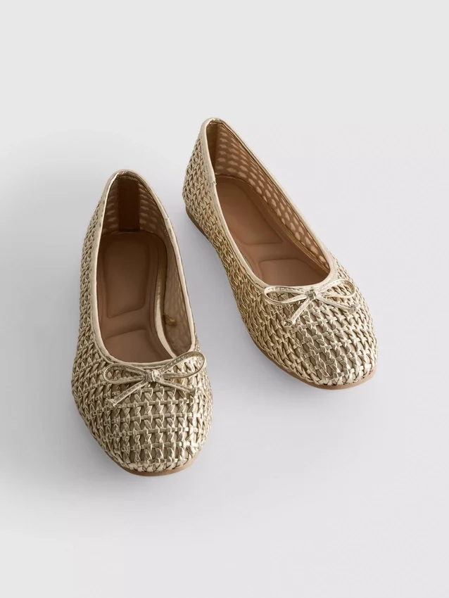 Sapatos rasos em tecido