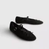 Sapatos rasos Mary Jane com corte a laser