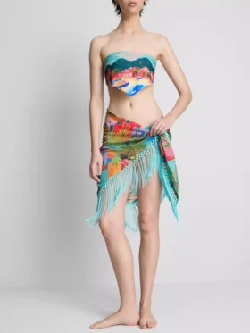 Sarongue com franjas e estampado tropical