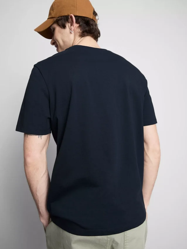 T-shirt básica de corte regular