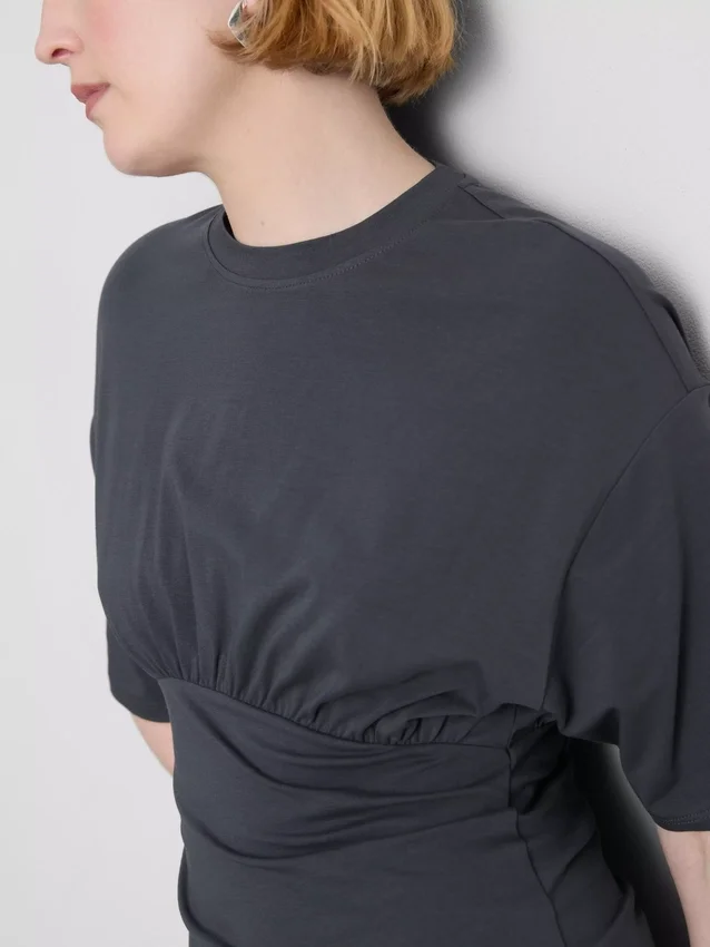 T-shirt com cintura império