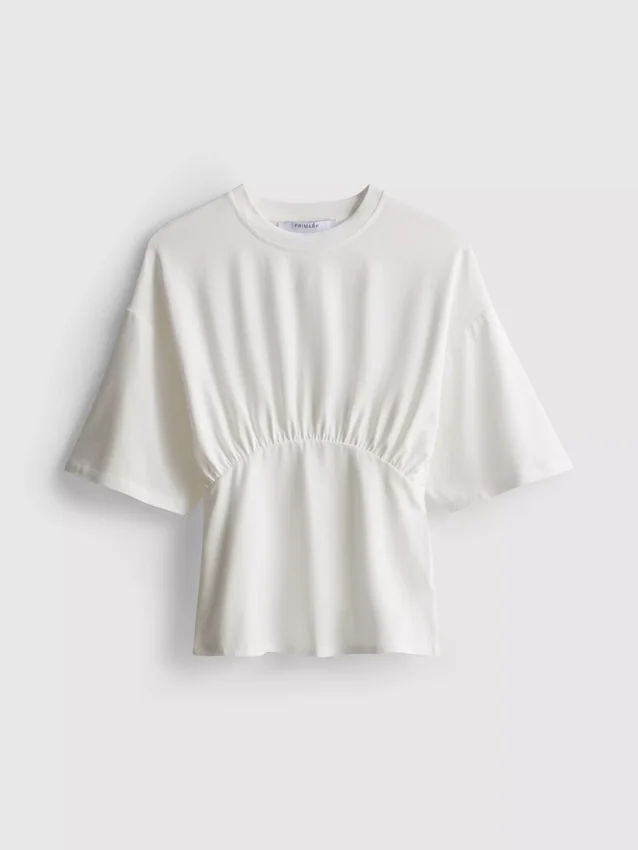 T-shirt com cintura império