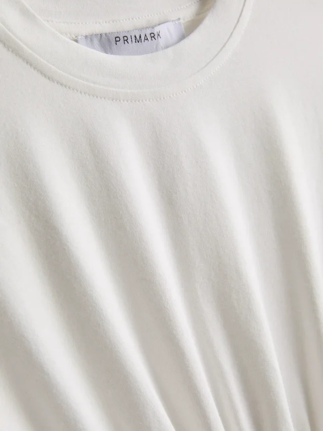 T-shirt com cintura império