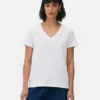 T-shirt com decote em V