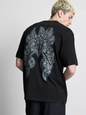 T-shirt com estampado nas costas