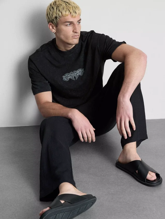 T-shirt com estampado nas costas
