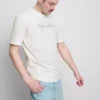 T-shirt com grafismo