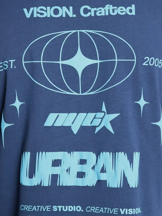T-shirt com grafismo