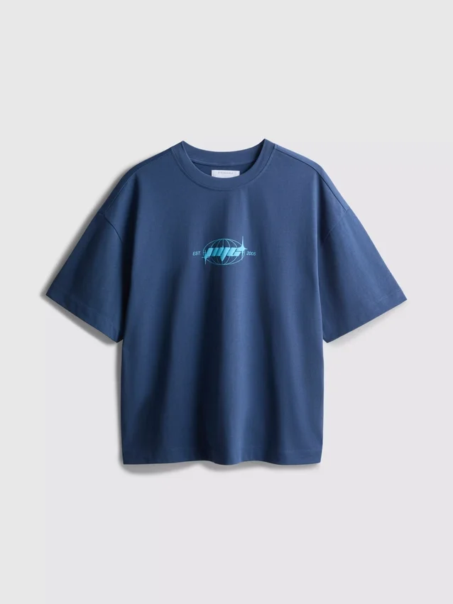 T-shirt com grafismo