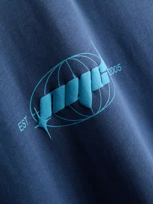T-shirt com grafismo