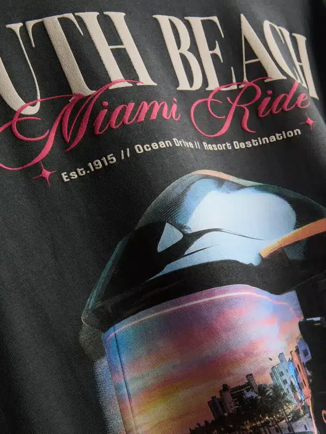 T-shirt com grafismo de Miami