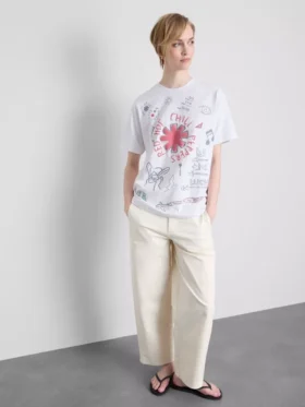 T-shirt com ilustração dos Red Hot Chili Peppers