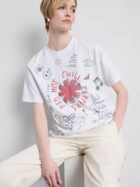 T-shirt com ilustração dos Red Hot Chili Peppers