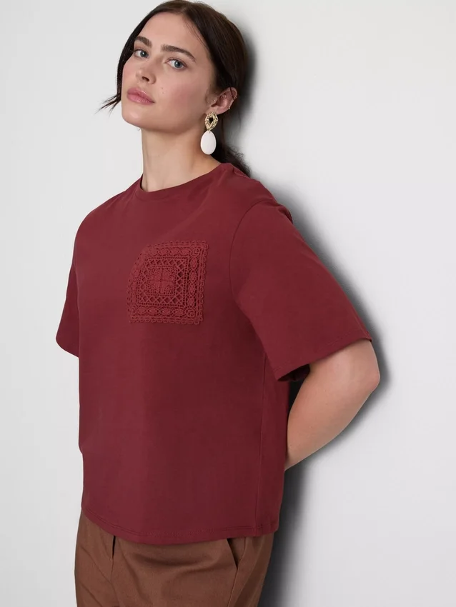 T-shirt de algodão de manga curta em croché
