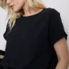 T-shirt de gola redonda descontraída com circulação de ar