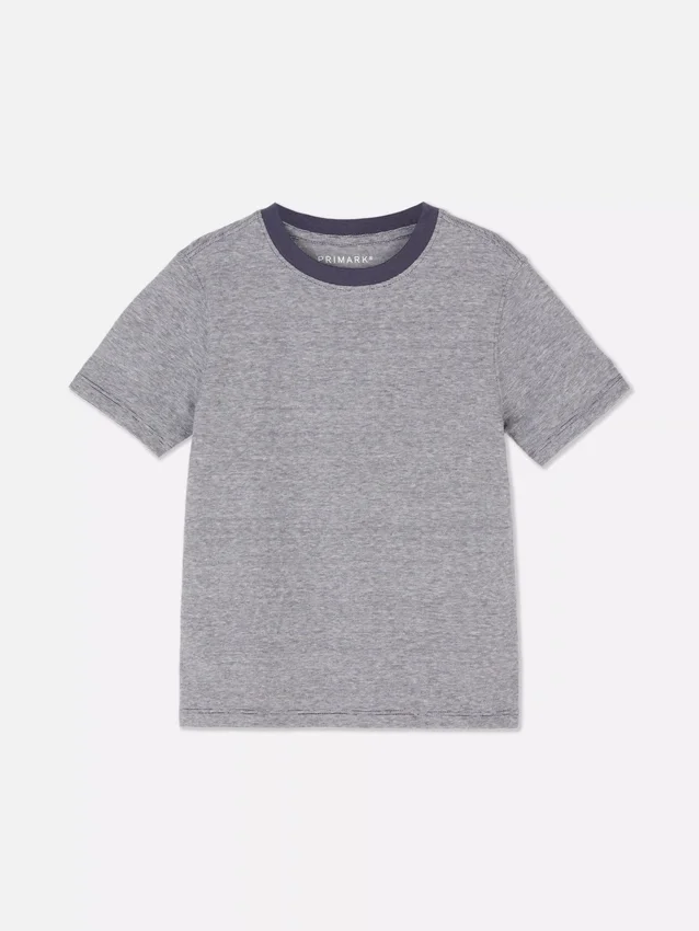 T-shirt às riscas