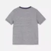 T-shirt às riscas