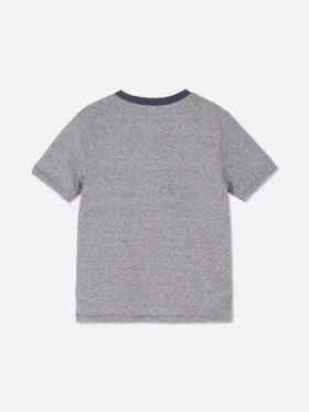 T-shirt às riscas