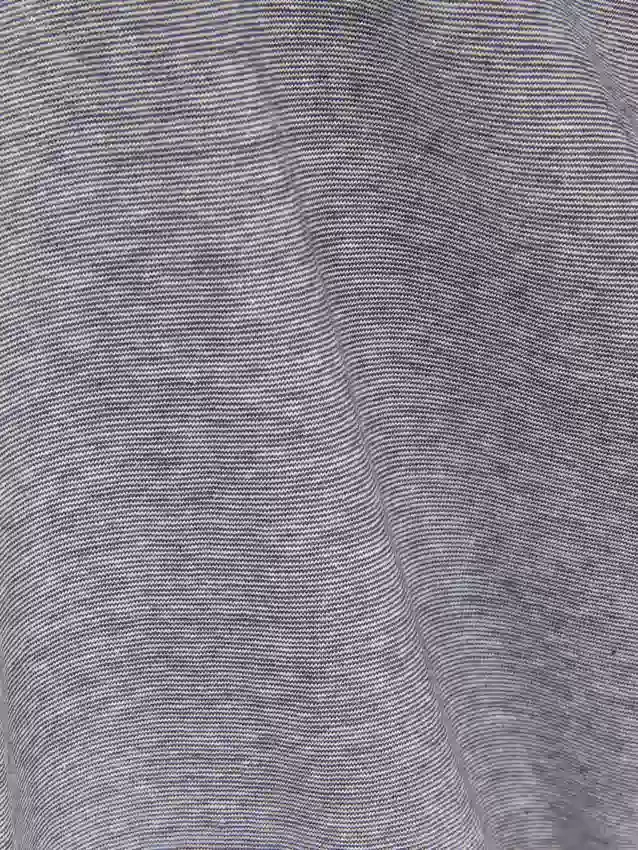 T-shirt às riscas