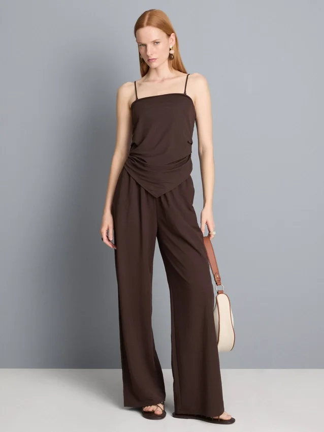 Top bandeau com bainha em forma de lenço
