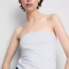 Top bandeau com elevada percentagem de algodão
