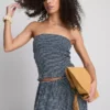 Top bandeau com folhos em xadrez da Paula Echevarría