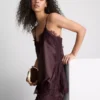 Top camisola com acabamento em renda acetinada da Paula Echevarría