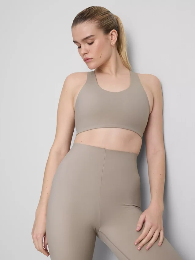 Top curto de desporto com recortes em tecido BodySculpt
