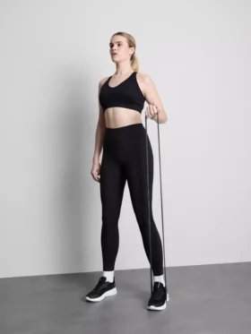 Top curto desportivo sem costuras com costas cruzadas